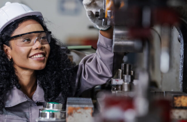 Meer jong talent voor de metalektro met ‘Stagevergoeding stagiair’